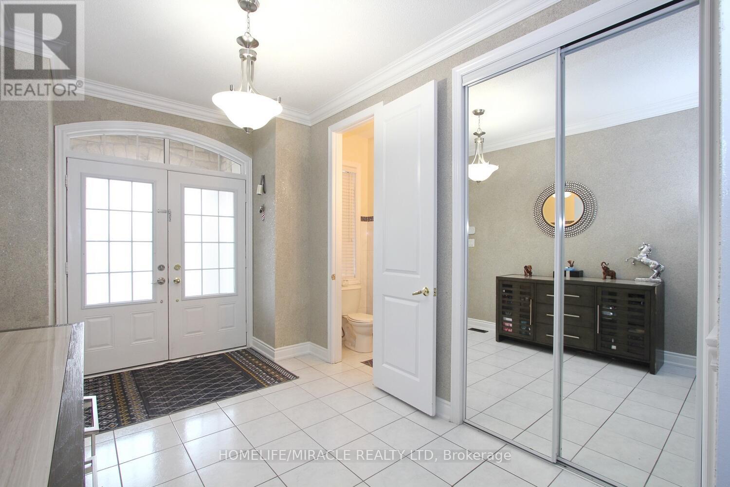 324 Chatfield Drive, Vaughan, Ontario  L4H 3R7 - Photo 6 - N12902692