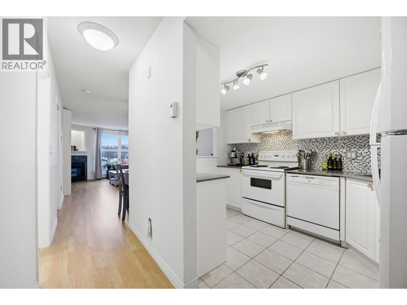 202 1519 Grant Avenue, Port Coquitlam, British Columbia  V3B 7S8 - Photo 3 - R3101467