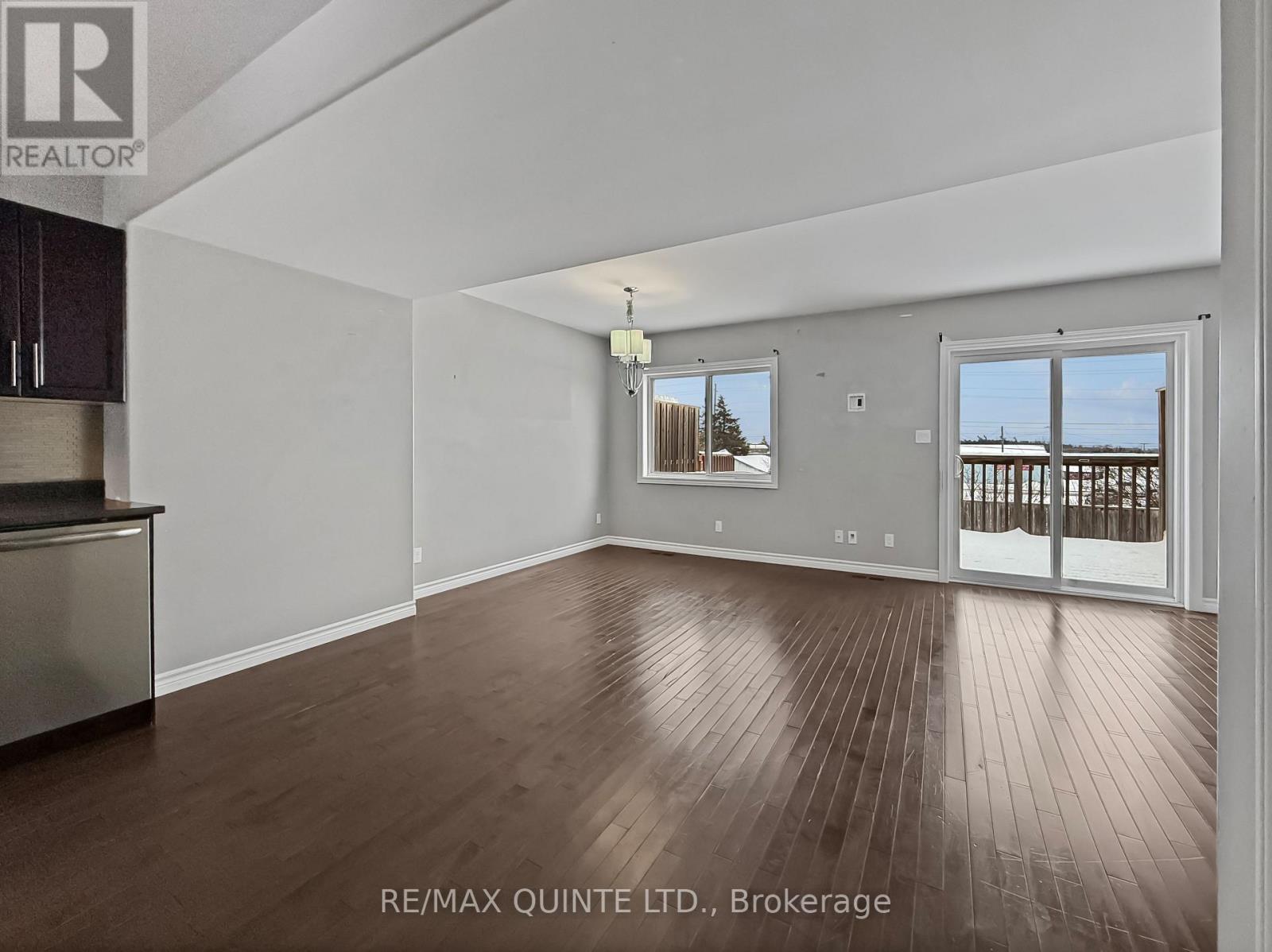 77 Mountain Ash Drive, Belleville (Thurlow Ward), Ontario  K8N 0E3 - Photo 11 - X12906846