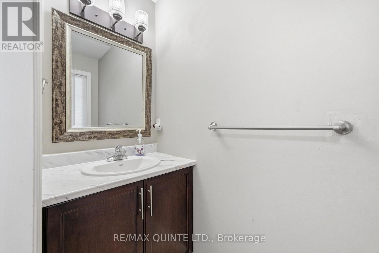 77 Mountain Ash Drive, Belleville (Thurlow Ward), Ontario  K8N 0E3 - Photo 8 - X12906846