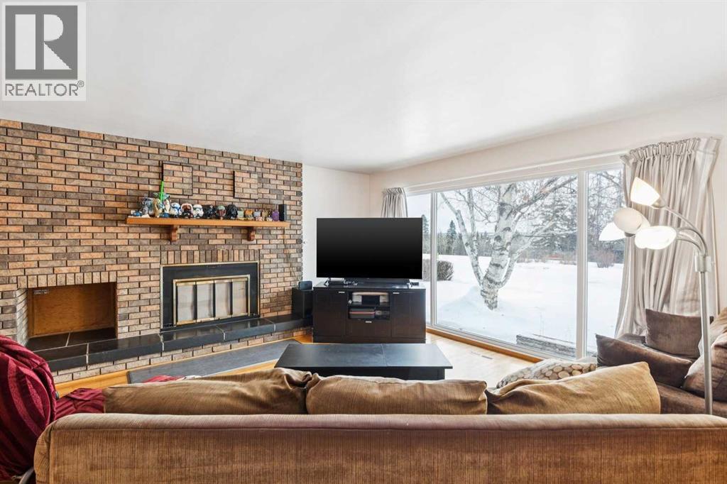 149 Wildwood Drive Sw, Calgary, Alberta  T3C 3C7 - Photo 5 - A2276203