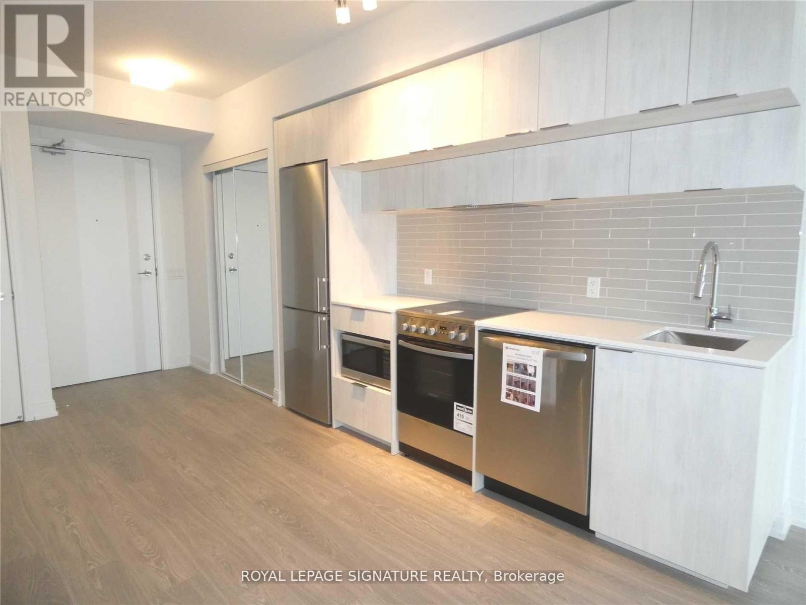 3706 - 181 Dundas Street E, Toronto, Ontario  M5A 0N5 - Photo 2 - C12906844