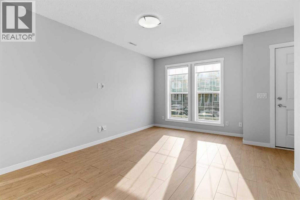 525 Mckenzie Towne Close Se, Calgary, Alberta  T2Z 1A8 - Photo 8 - A2292784