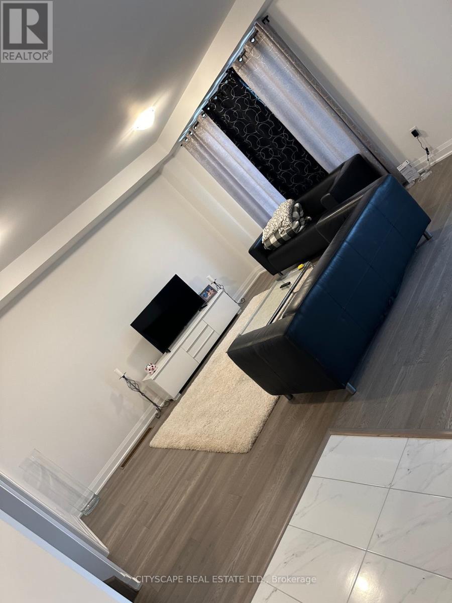 15 Barnyard Trail, Barrie, Ontario  L9J 0Y1 - Photo 14 - S12906850