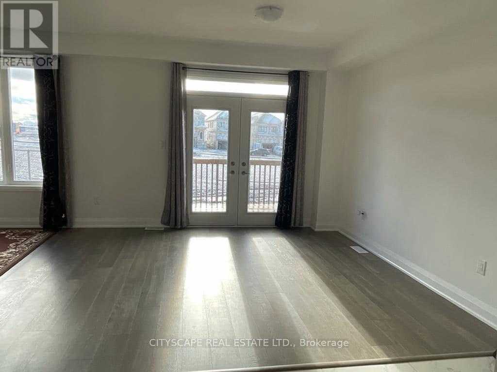 15 Barnyard Trail, Barrie, Ontario  L9J 0Y1 - Photo 5 - S12906850