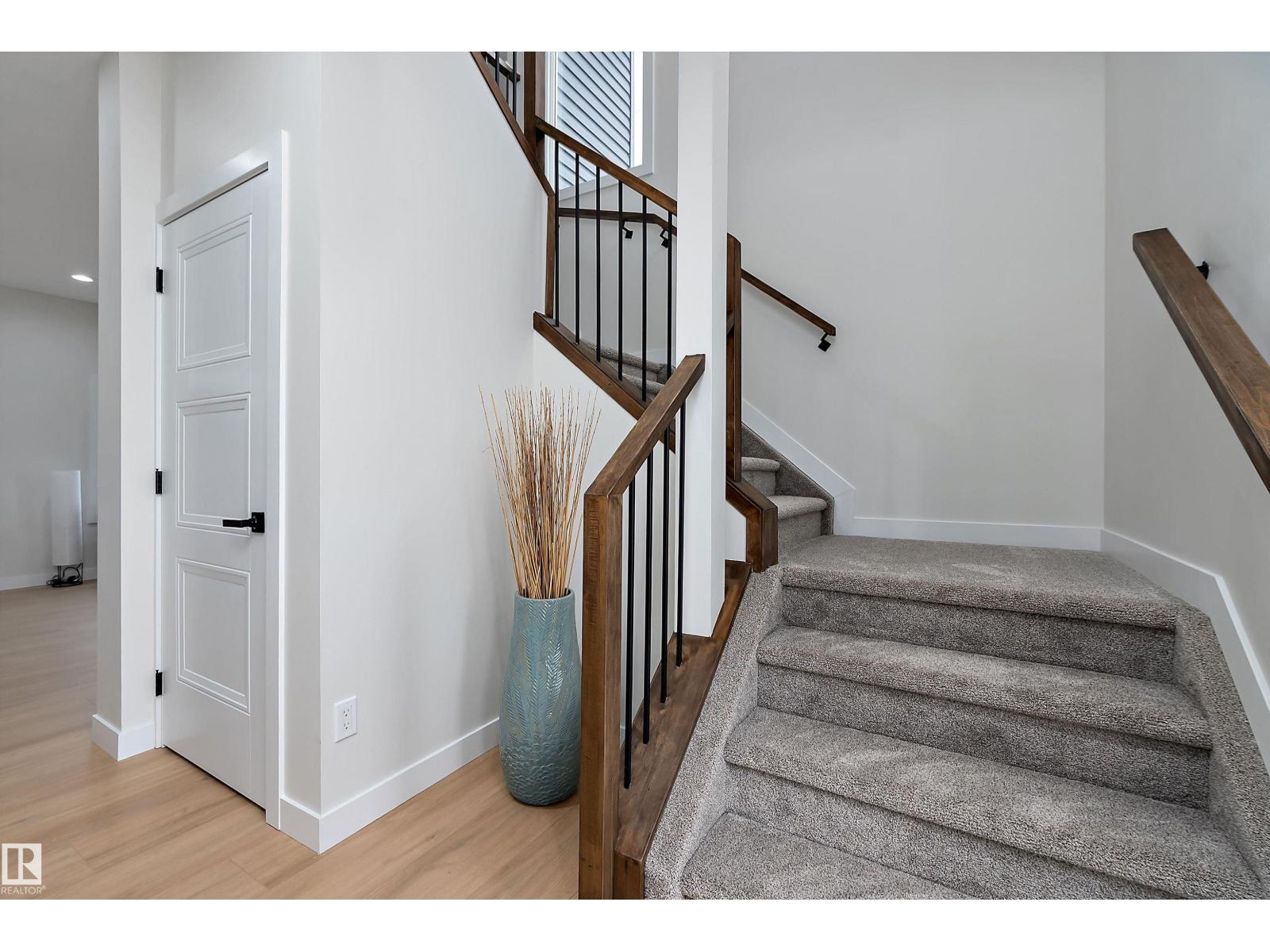 292 Fraser Wy Nw, Edmonton, Alberta  T5Y 6C4 - Photo 6 - E4478583