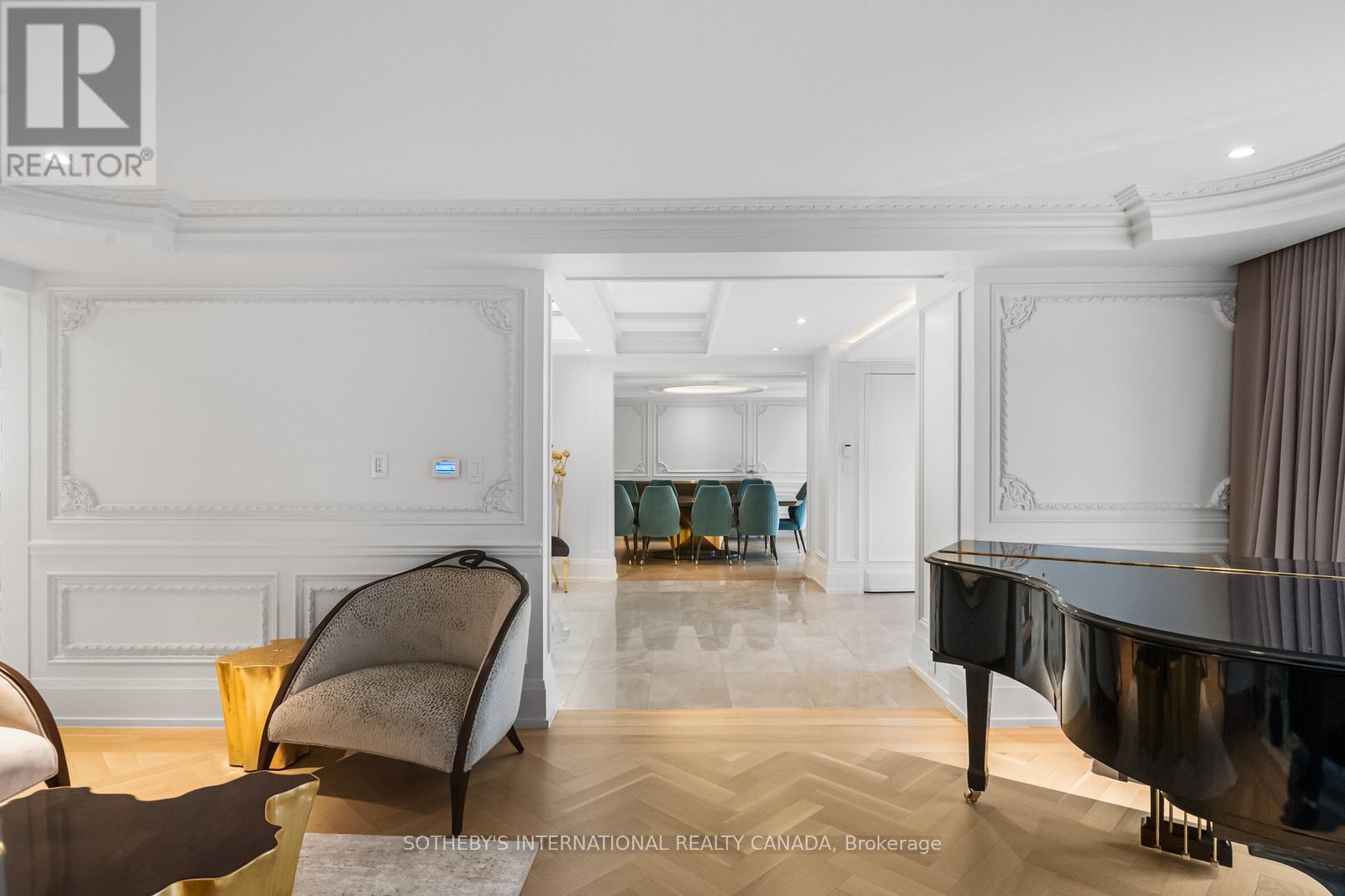 1347 Queen Victoria Avenue, Mississauga, Ontario  L5N 3N2 - Photo 12 - W12906842