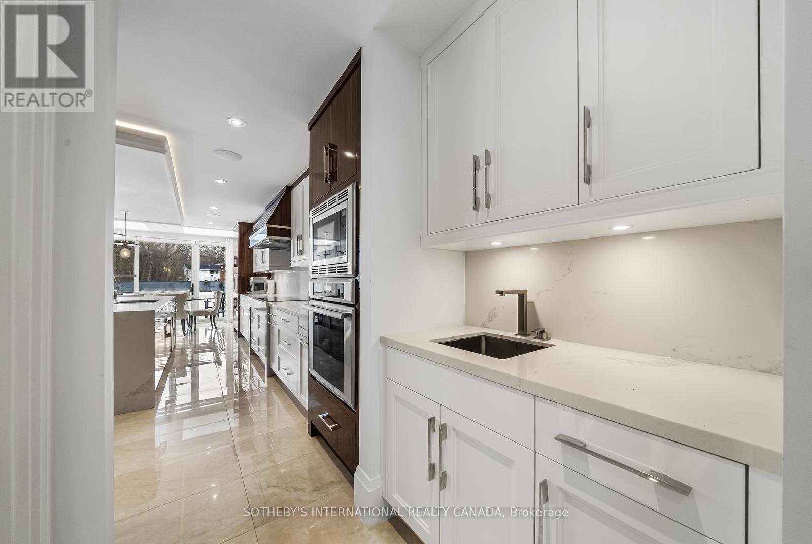 1347 Queen Victoria Avenue, Mississauga, Ontario  L5N 3N2 - Photo 16 - W12906842