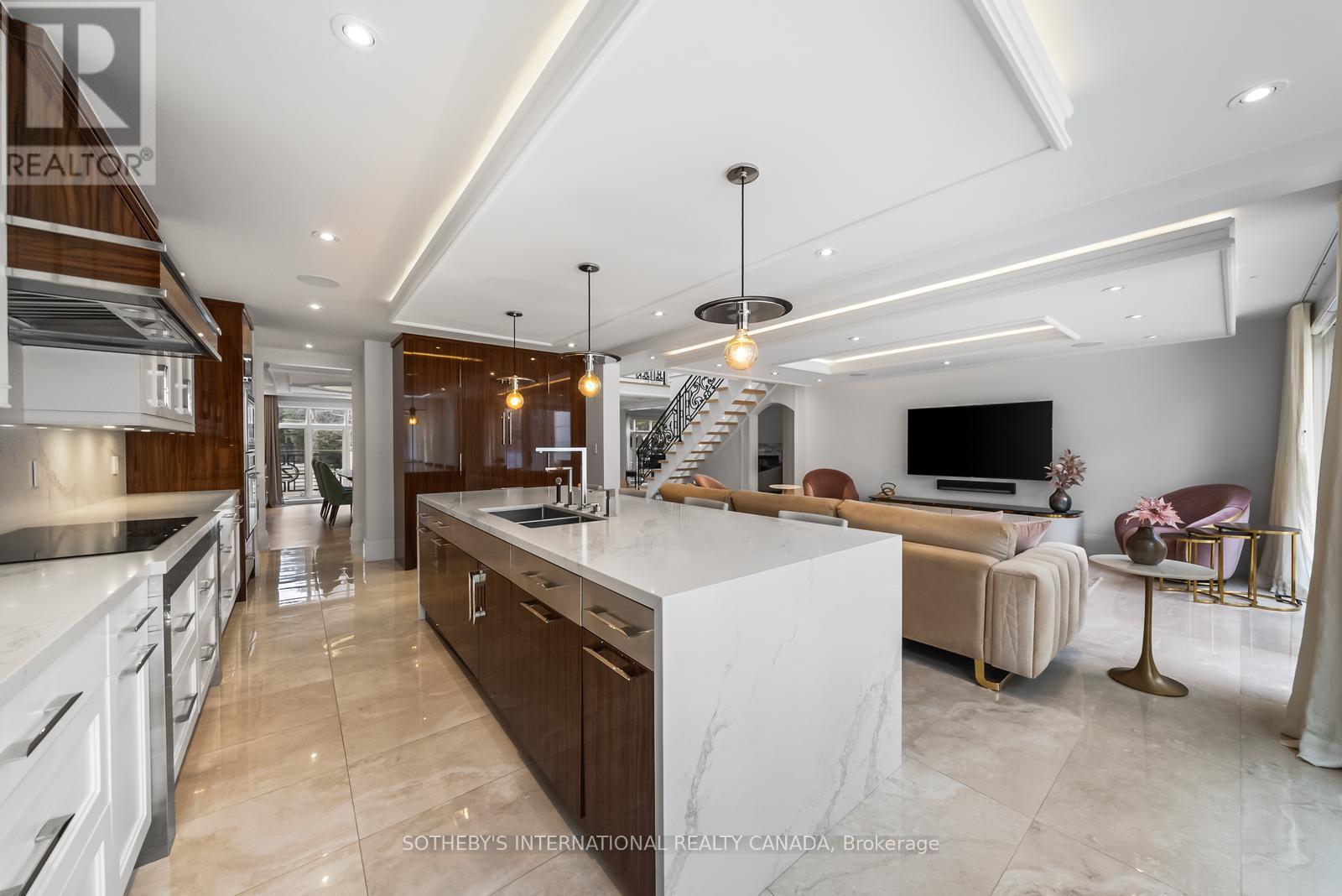 1347 Queen Victoria Avenue, Mississauga, Ontario  L5N 3N2 - Photo 21 - W12906842