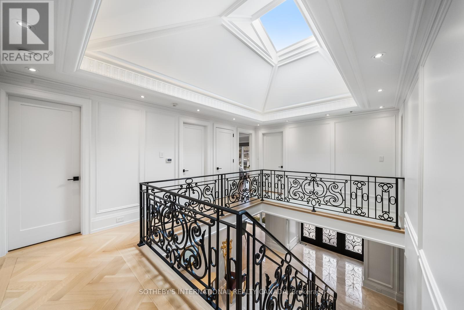 1347 Queen Victoria Avenue, Mississauga, Ontario  L5N 3N2 - Photo 30 - W12906842