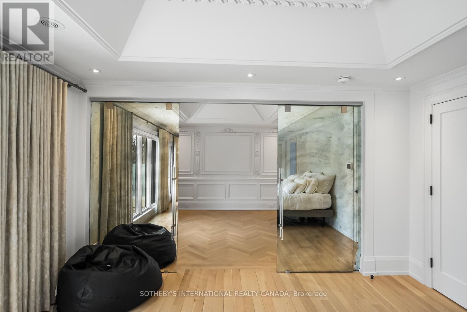 1347 Queen Victoria Avenue, Mississauga, Ontario  L5N 3N2 - Photo 33 - W12906842