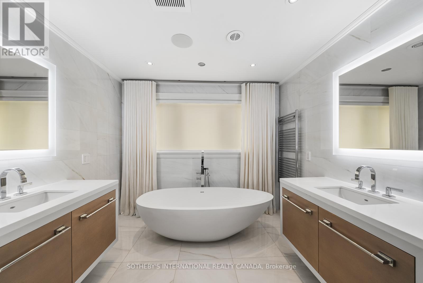 1347 Queen Victoria Avenue, Mississauga, Ontario  L5N 3N2 - Photo 34 - W12906842