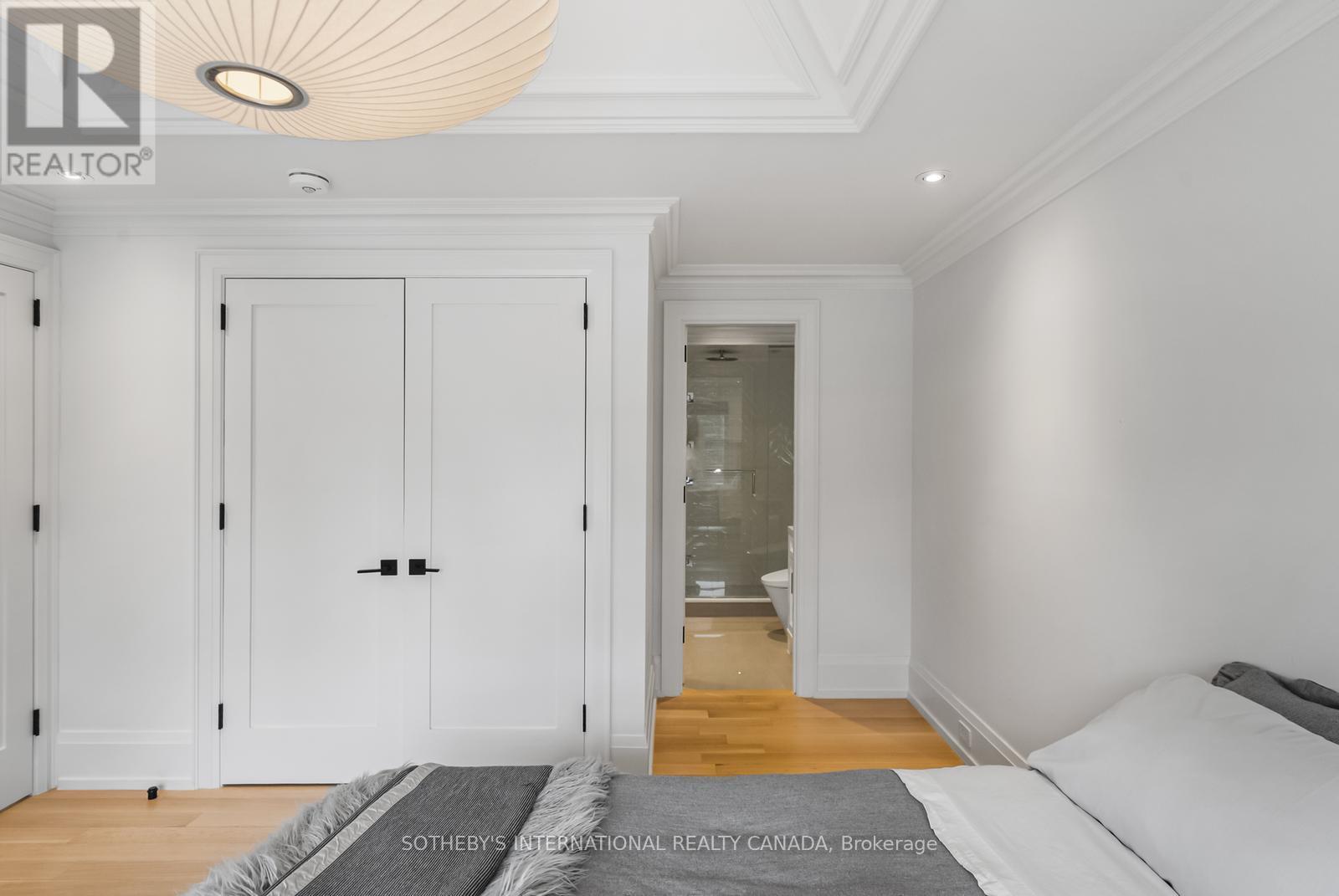 1347 Queen Victoria Avenue, Mississauga, Ontario  L5N 3N2 - Photo 37 - W12906842