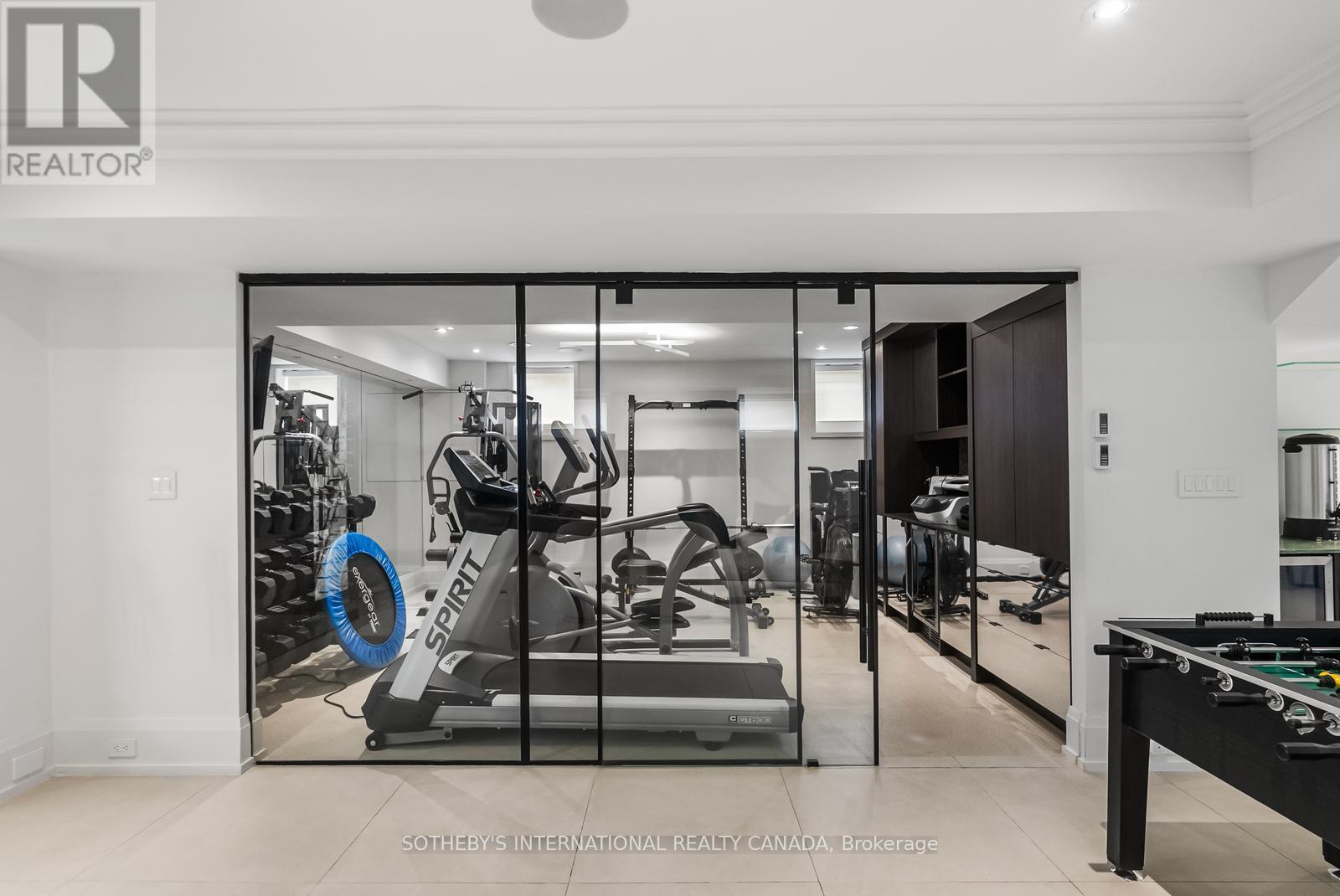 1347 Queen Victoria Avenue, Mississauga, Ontario  L5N 3N2 - Photo 43 - W12906842