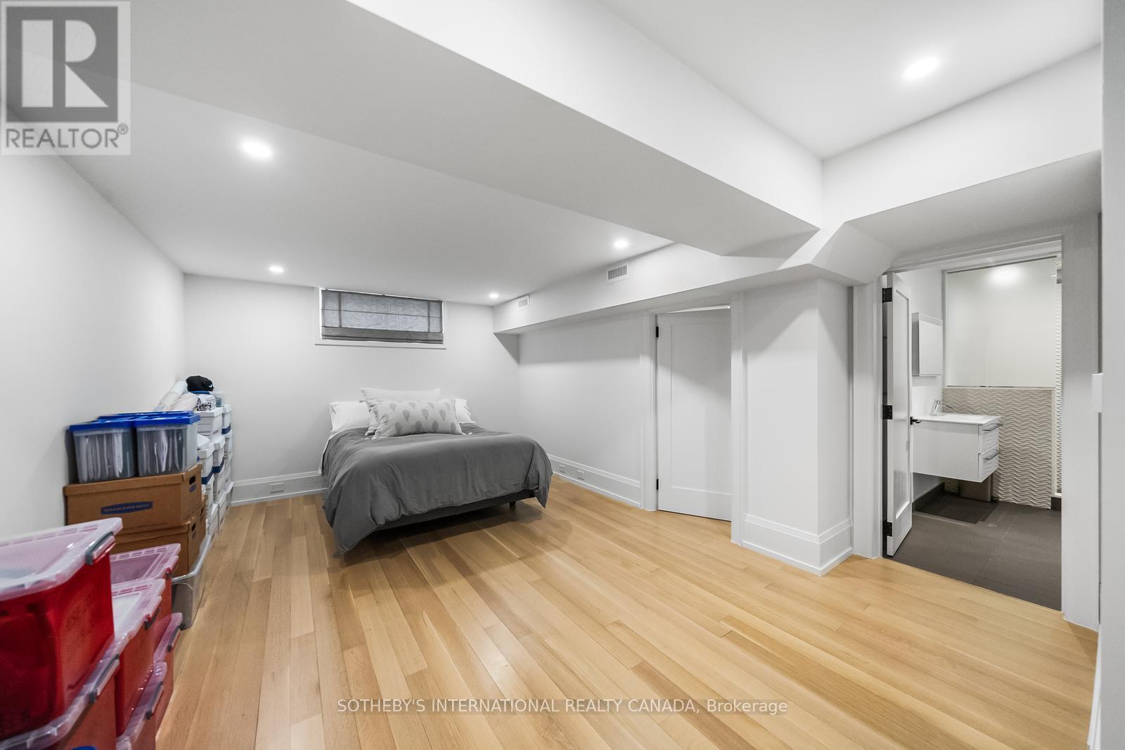 1347 Queen Victoria Avenue, Mississauga, Ontario  L5N 3N2 - Photo 45 - W12906842