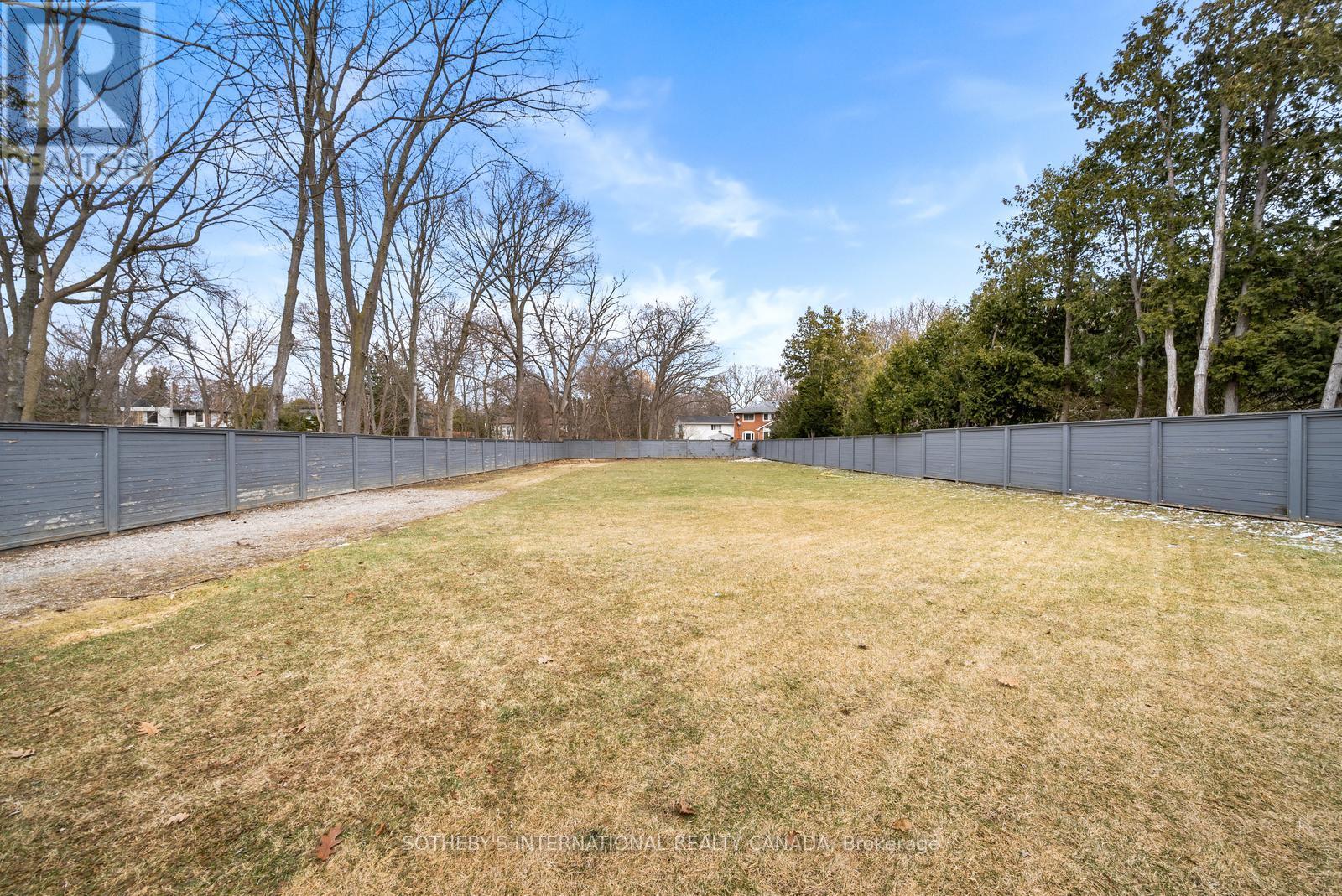 1347 Queen Victoria Avenue, Mississauga, Ontario  L5N 3N2 - Photo 46 - W12906842