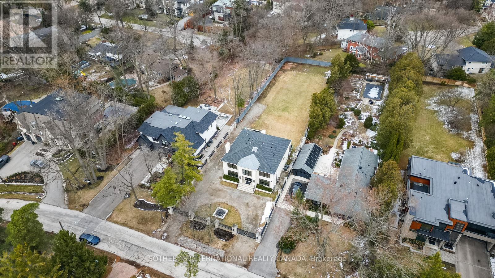 1347 Queen Victoria Avenue, Mississauga, Ontario  L5N 3N2 - Photo 50 - W12906842