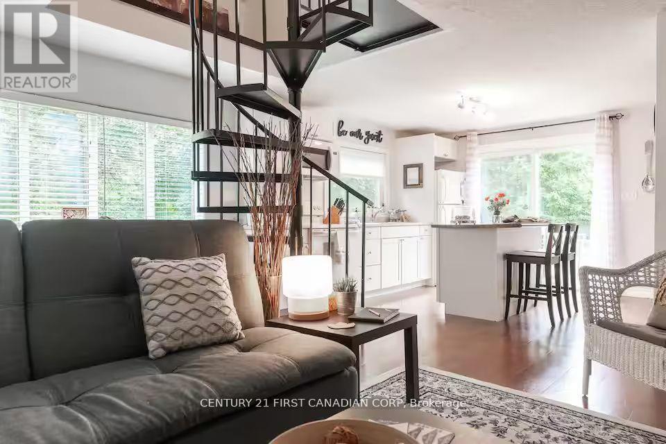 Unit B - 705 Conservation Drive, Waterloo, Ontario  N2J 3Z4 - Photo 2 - X12693862