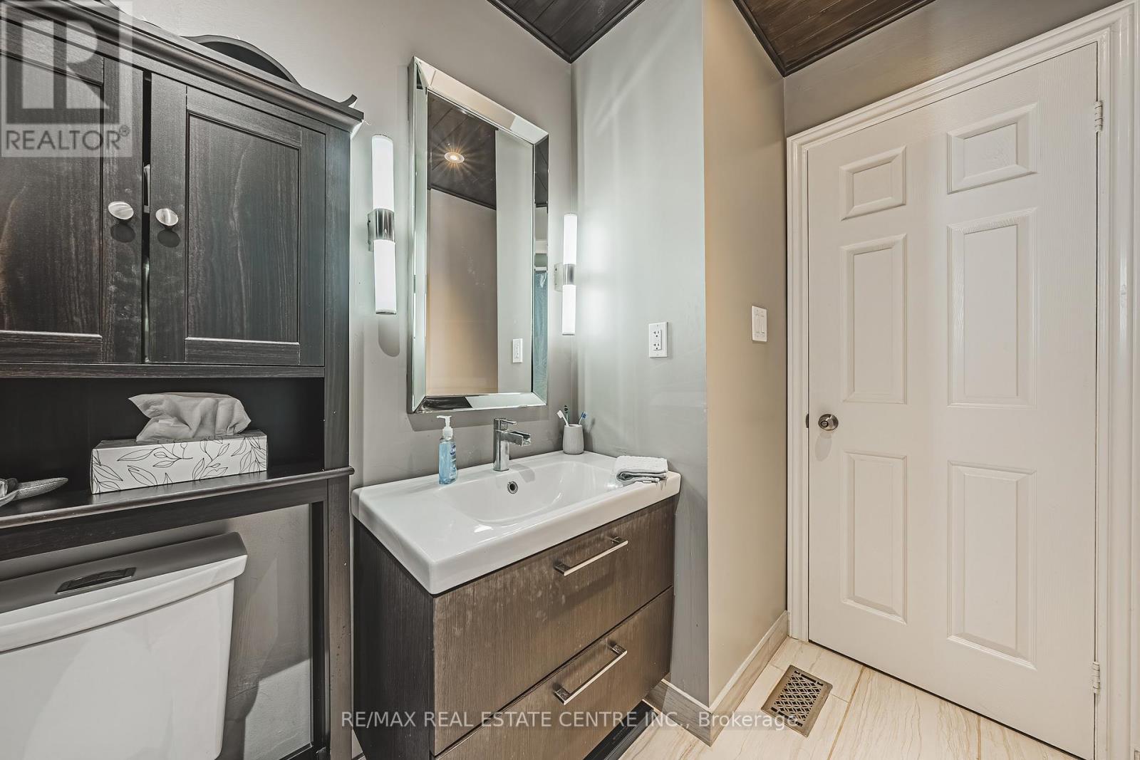 3 - 266 Limeridge Road E, Hamilton, Ontario  L9A 2S7 - Photo 23 - X12906856