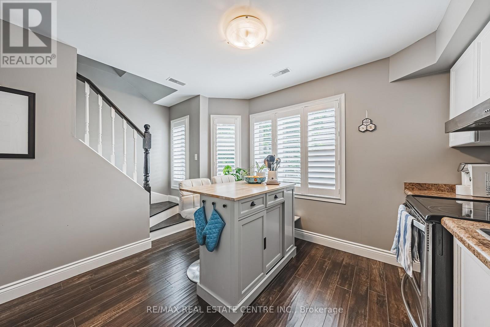 3 - 266 Limeridge Road E, Hamilton, Ontario  L9A 2S7 - Photo 9 - X12906856