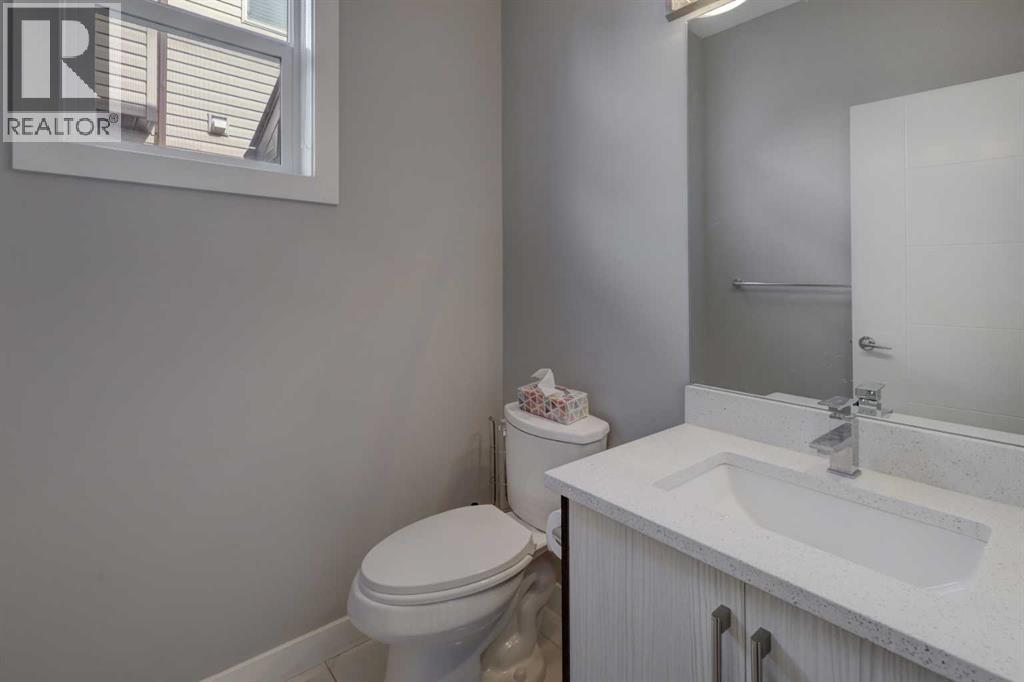 395 Bayview Way SW, Airdrie, Alberta  T4B 4G1 - Photo 13 - A2293924