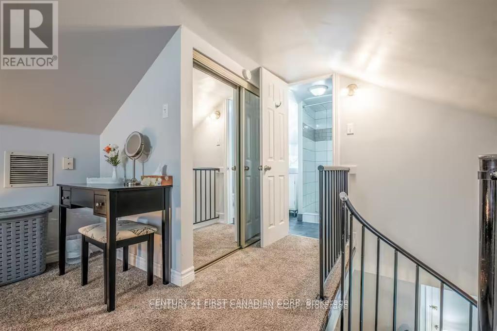 Unit B - 705 Conservation Drive, Waterloo, Ontario  N2J 3Z4 - Photo 17 - X12693862