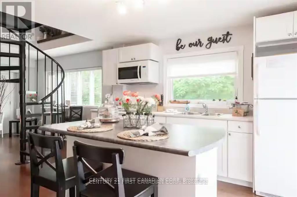 Unit B - 705 Conservation Drive, Waterloo, Ontario  N2J 3Z4 - Photo 8 - X12693862