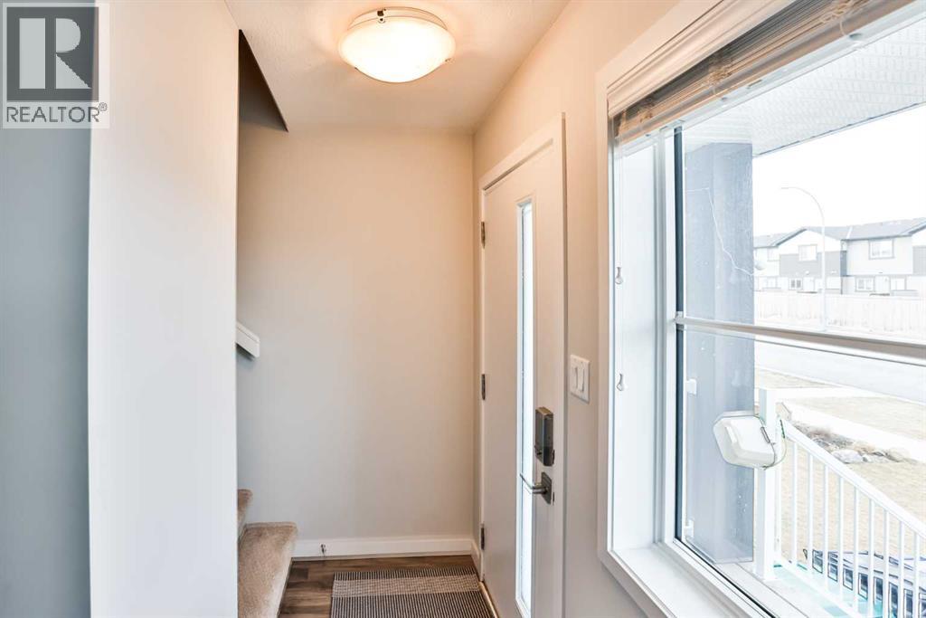 340 Coalbanks Boulevard W, Lethbridge, Alberta  T1J 4V4 - Photo 2 - A2294612