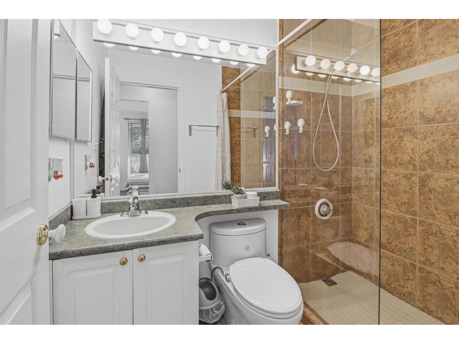 411 13733 74 Avenue, Surrey, British Columbia  V3W 1B8 - Photo 10 - R3098517