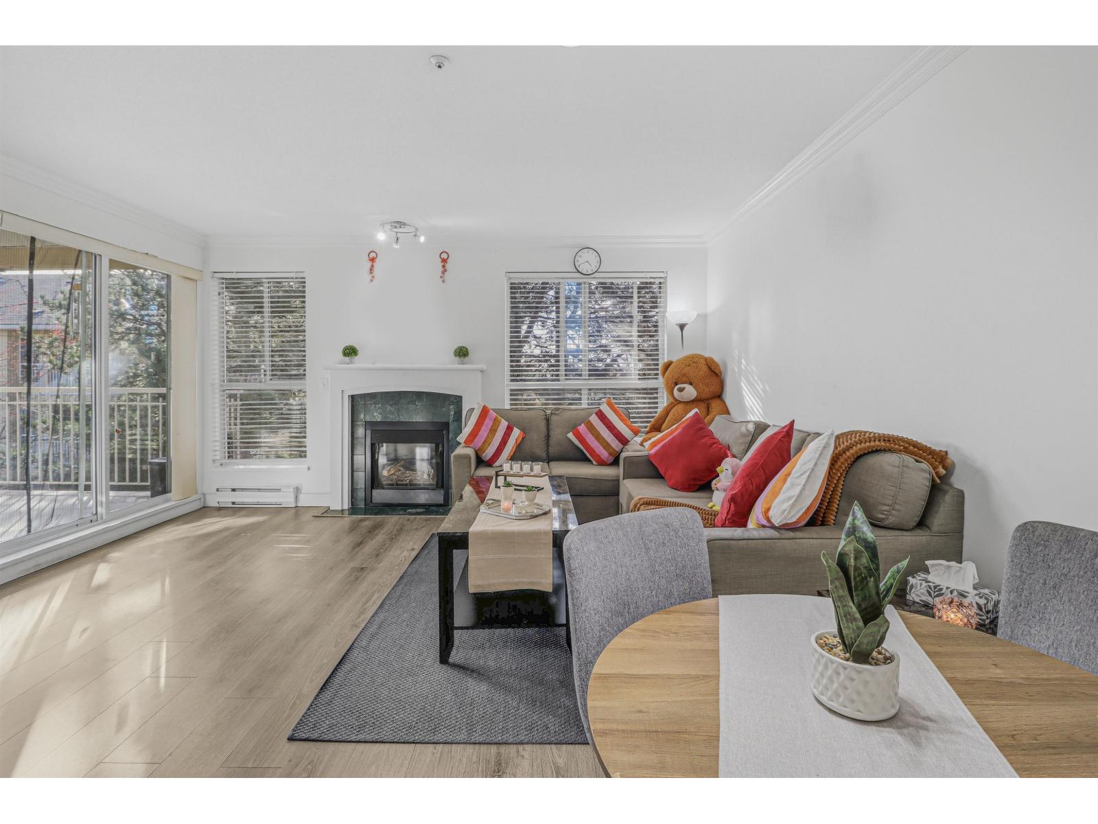 411 13733 74 Avenue, Surrey, British Columbia  V3W 1B8 - Photo 2 - R3098517