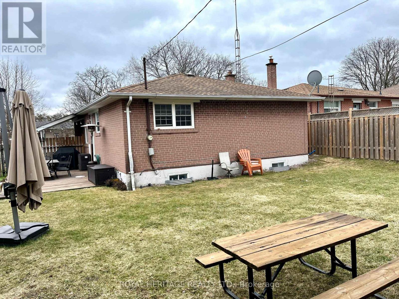 1398 Fordon Avenue, Pickering, Ontario  L1W 1J9 - Photo 23 - E12906878