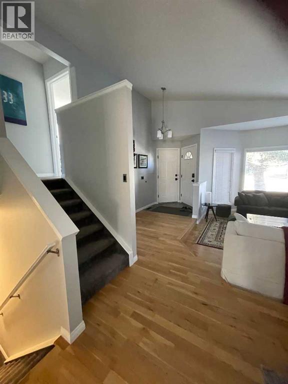 55 Shawbrooke Crescent Sw, Calgary, Alberta  T2Y 3B2 - Photo 17 - A2285002