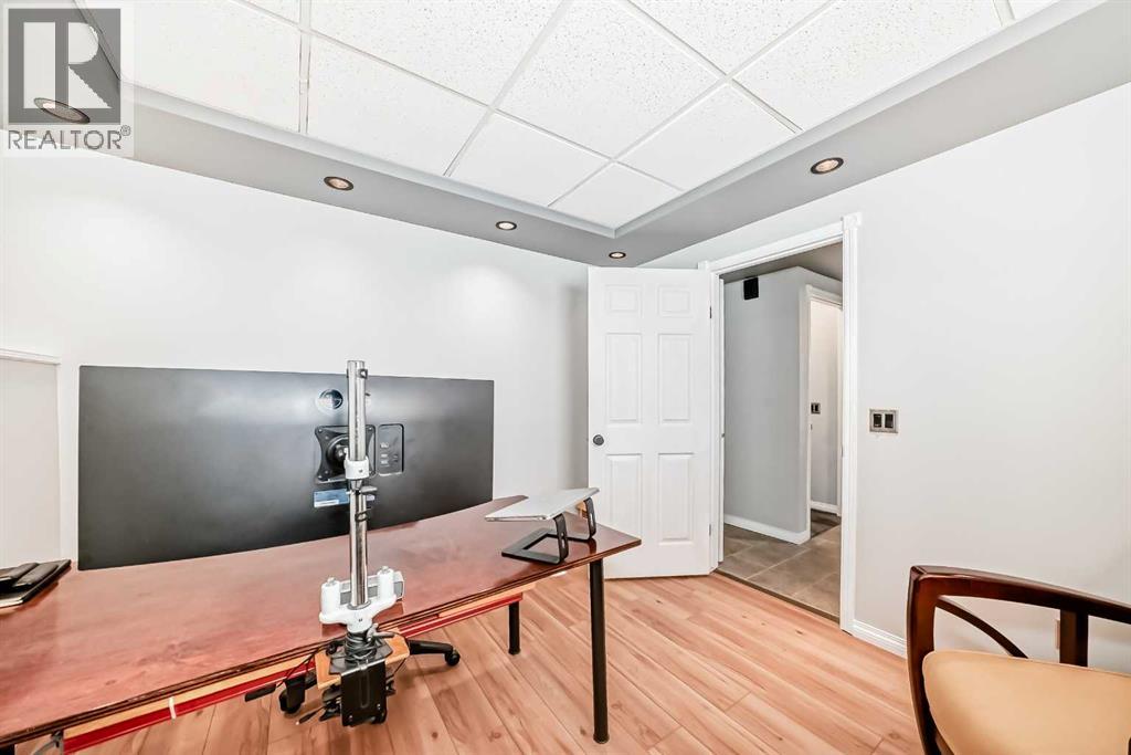 55 Shawbrooke Crescent Sw, Calgary, Alberta  T2Y 3B2 - Photo 44 - A2285002