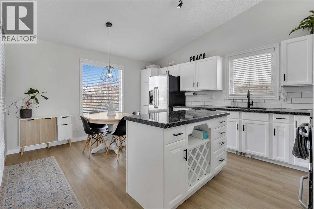 12 Harvest Oak Place Ne, Calgary, Alberta  T3K 4C9 - Photo 7 - A2292943