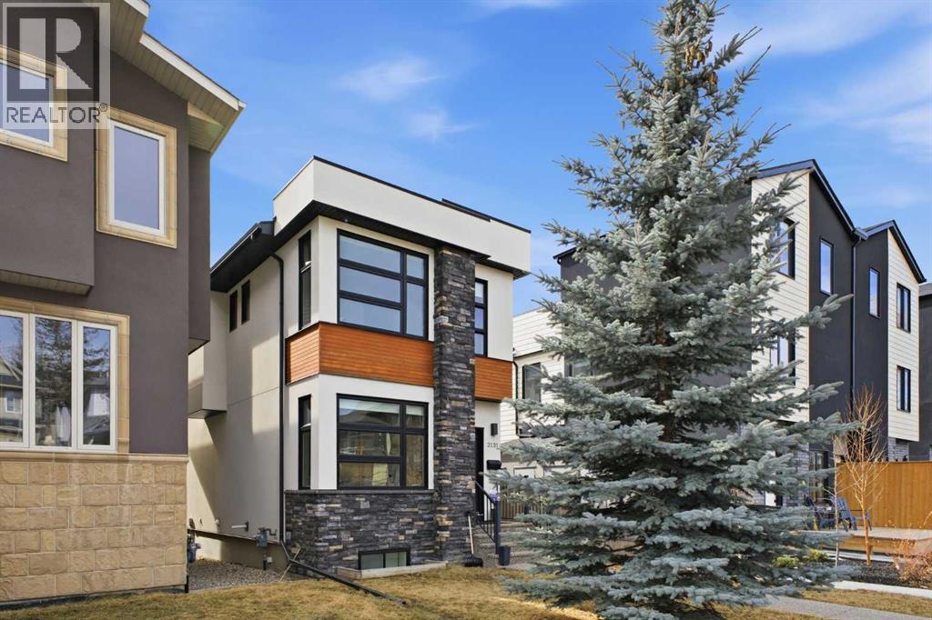 2131 31 Avenue SW, Calgary, Alberta  T2T 1T5 - Photo 2 - A2294770