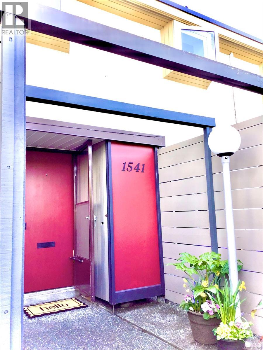 1541 North Dairy Rd, Victoria, British Columbia  V8T 3T9 - Photo 4 - 1025973