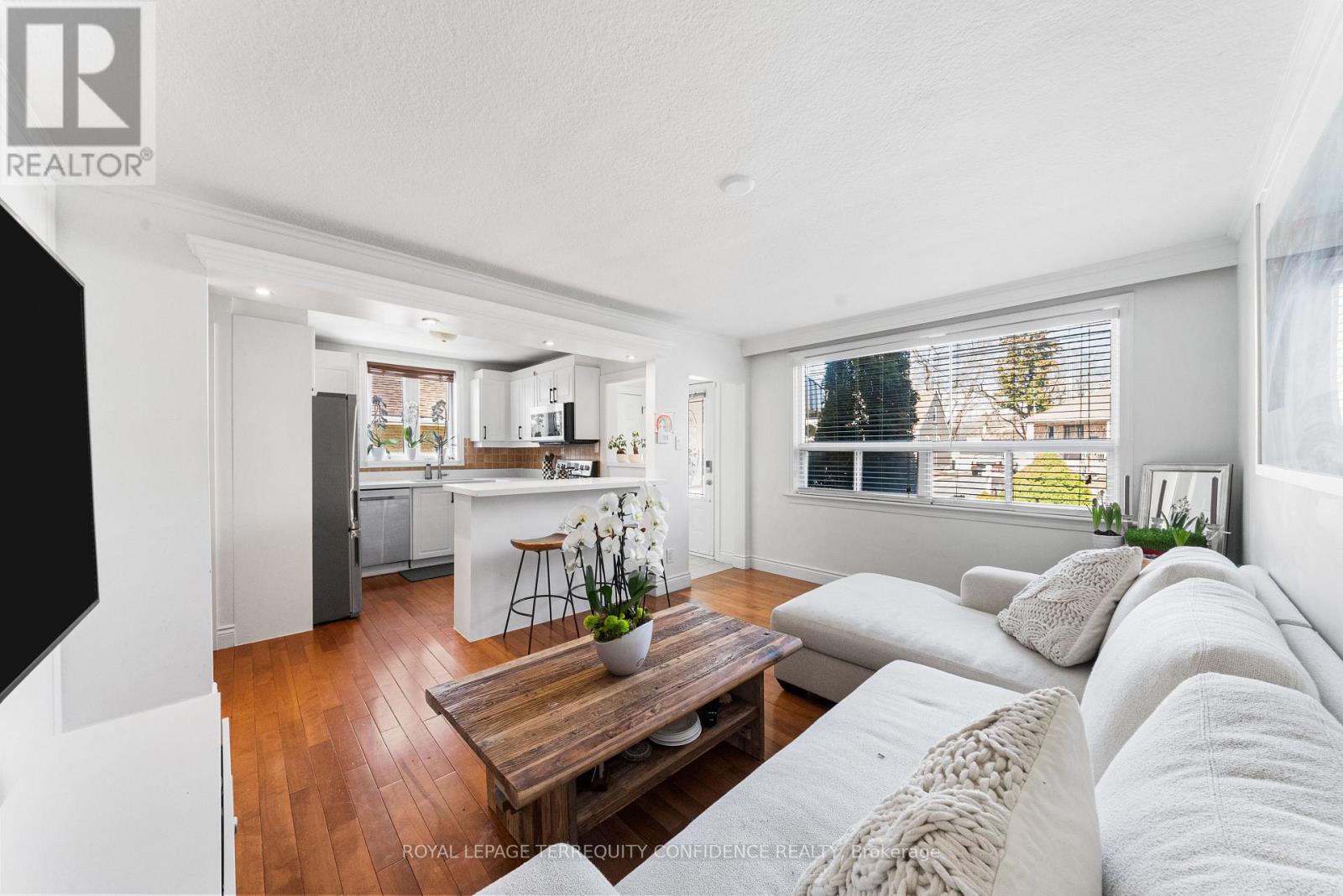 69 Nipigon Avenue, Toronto, Ontario  M2M 2V9 - Photo 3 - C12795742