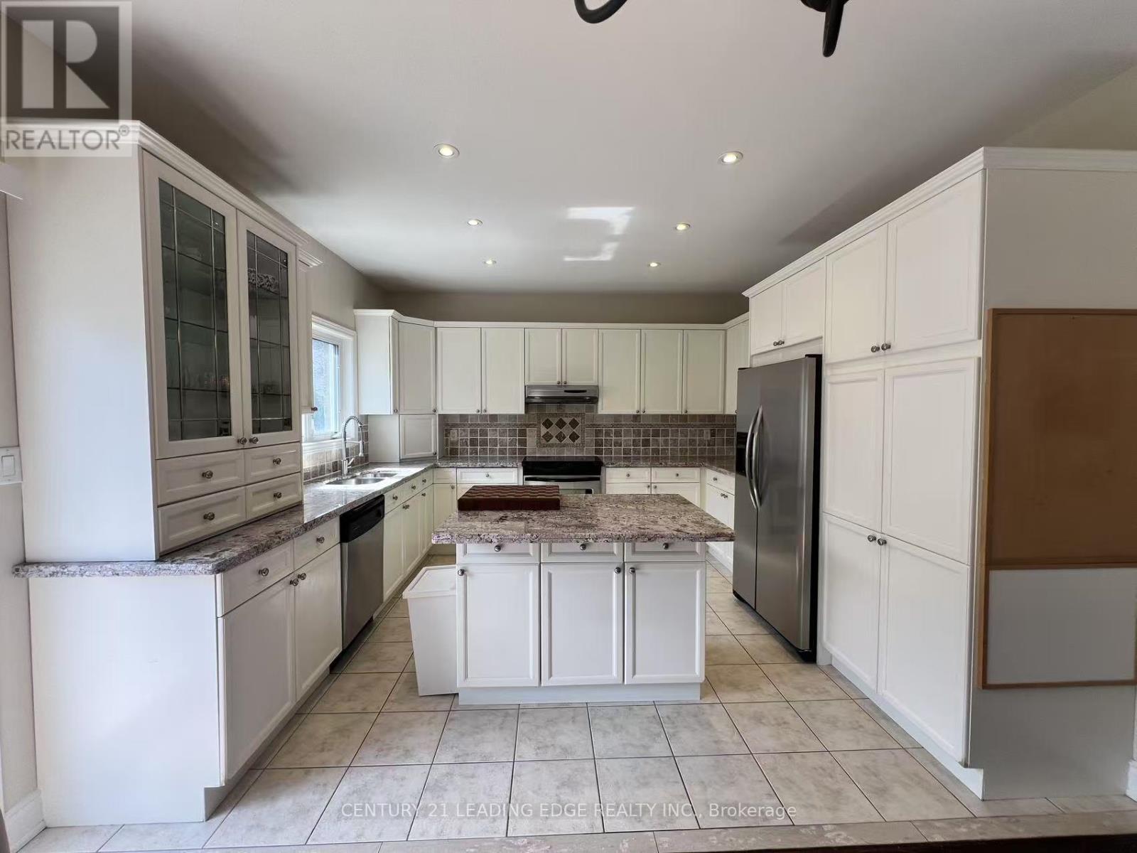 491 Summeridge Drive, Vaughan, Ontario  L4J 9H9 - Photo 2 - N12906914