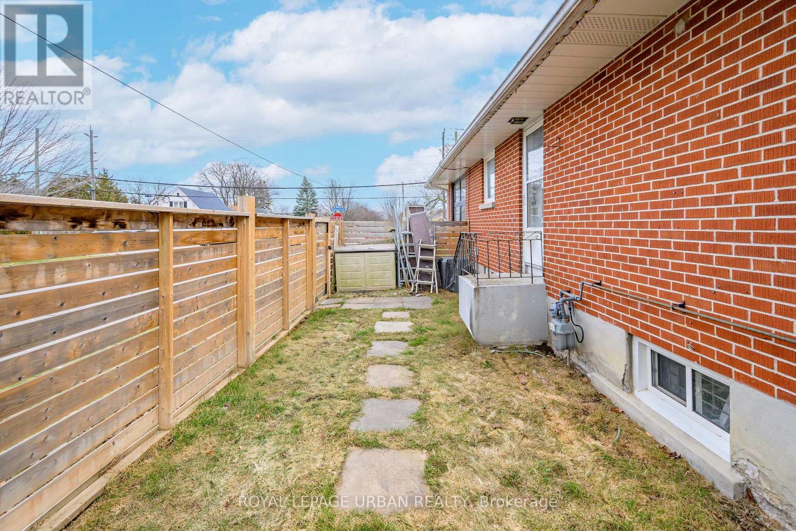 92 Rossland Road E, Oshawa, Ontario  L1G 2W3 - Photo 43 - E12895152