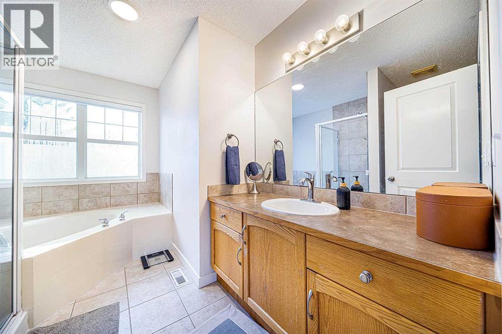 30 Chapalina Park Crescent Se, Calgary, Alberta  T2X 3S1 - Photo 16 - A2294197