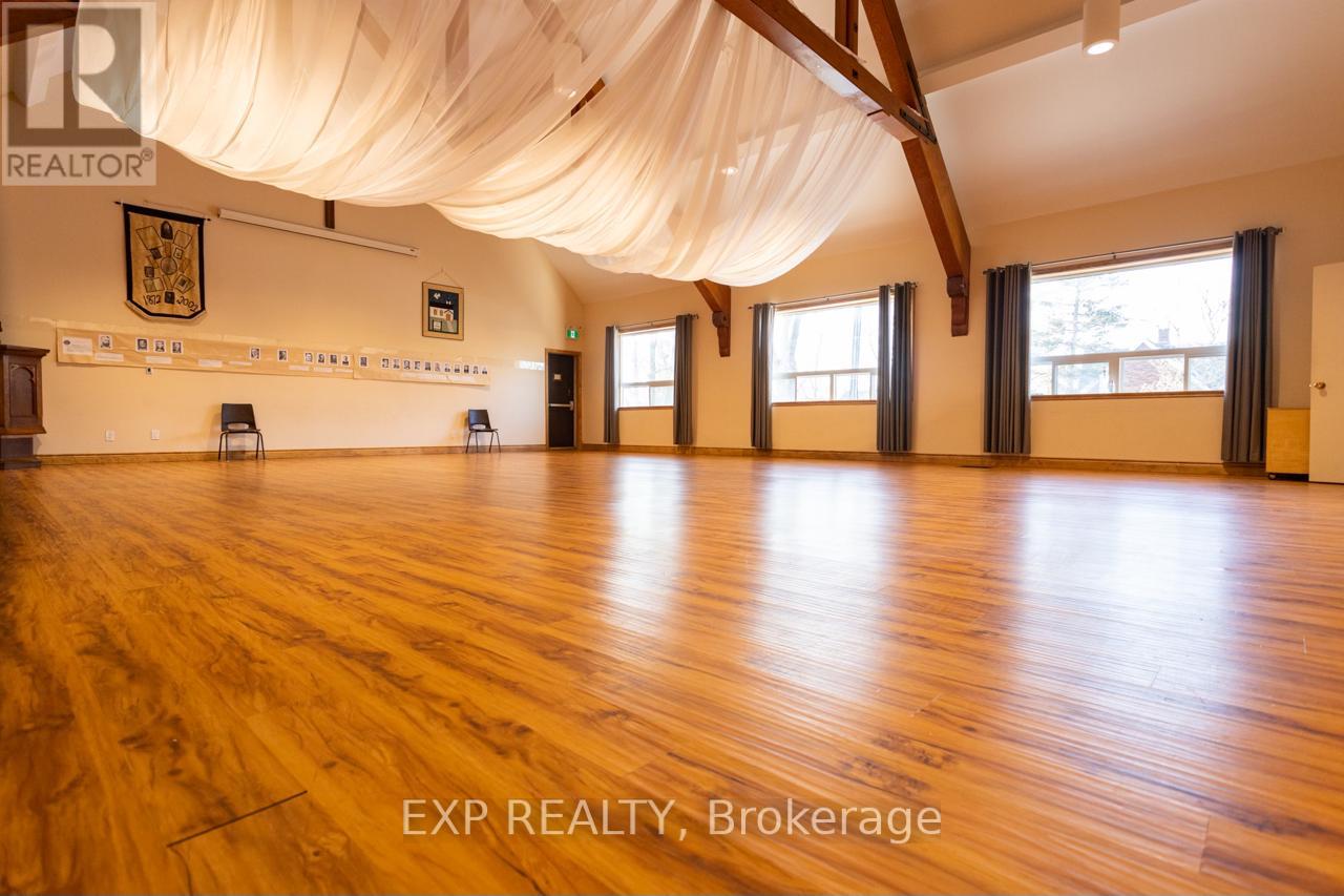 UPPER/LOWER HALL/COMM KIT - 19 ST ALBANS DRIVE, Halton Hills, Ontario