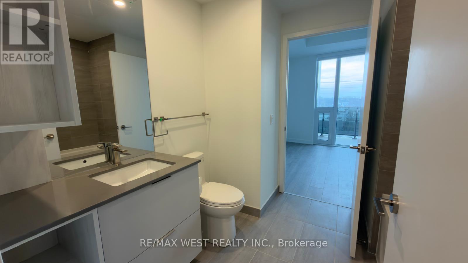 615 - 1 Fairview Road E, Mississauga, Ontario  L5A 4C6 - Photo 10 - W12906898