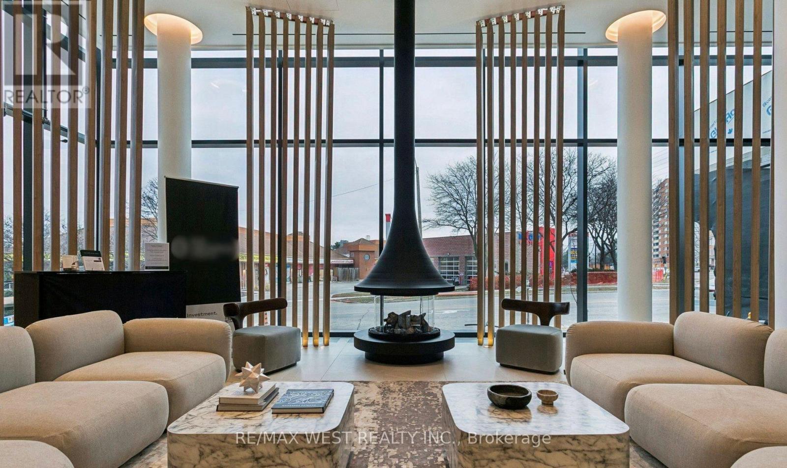 615 - 1 Fairview Road E, Mississauga, Ontario  L5A 4C6 - Photo 3 - W12906898