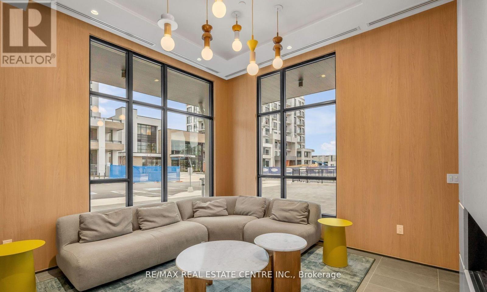 717 - 770 Whitlock Avenue, Milton, Ontario  L9E 1S2 - Photo 3 - W12906906