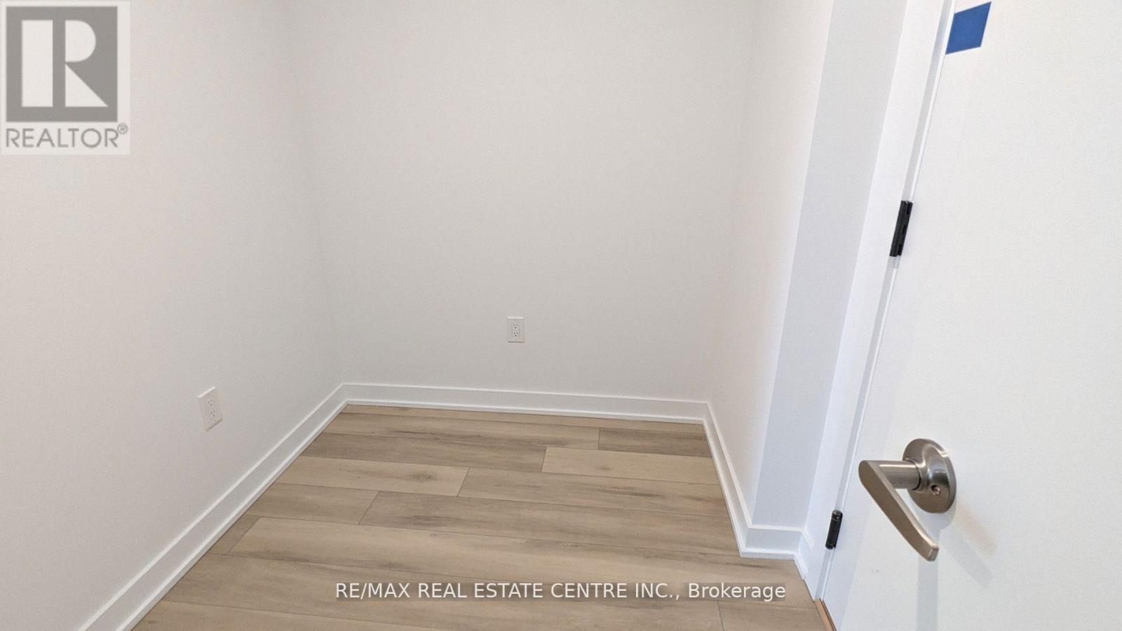 717 - 770 Whitlock Avenue, Milton, Ontario  L9E 1S2 - Photo 4 - W12906906