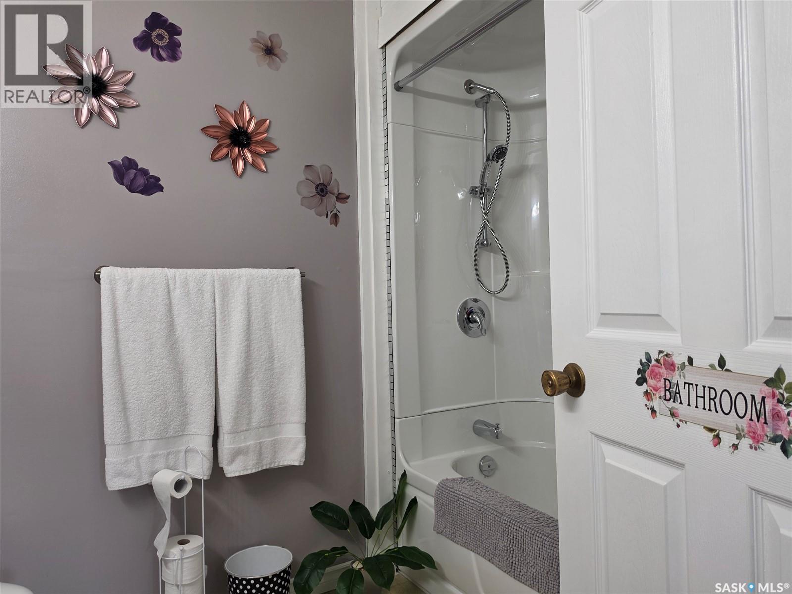 360 2nd Avenue E, Englefeld, Saskatchewan  S0K 1N0 - Photo 22 - SK031003