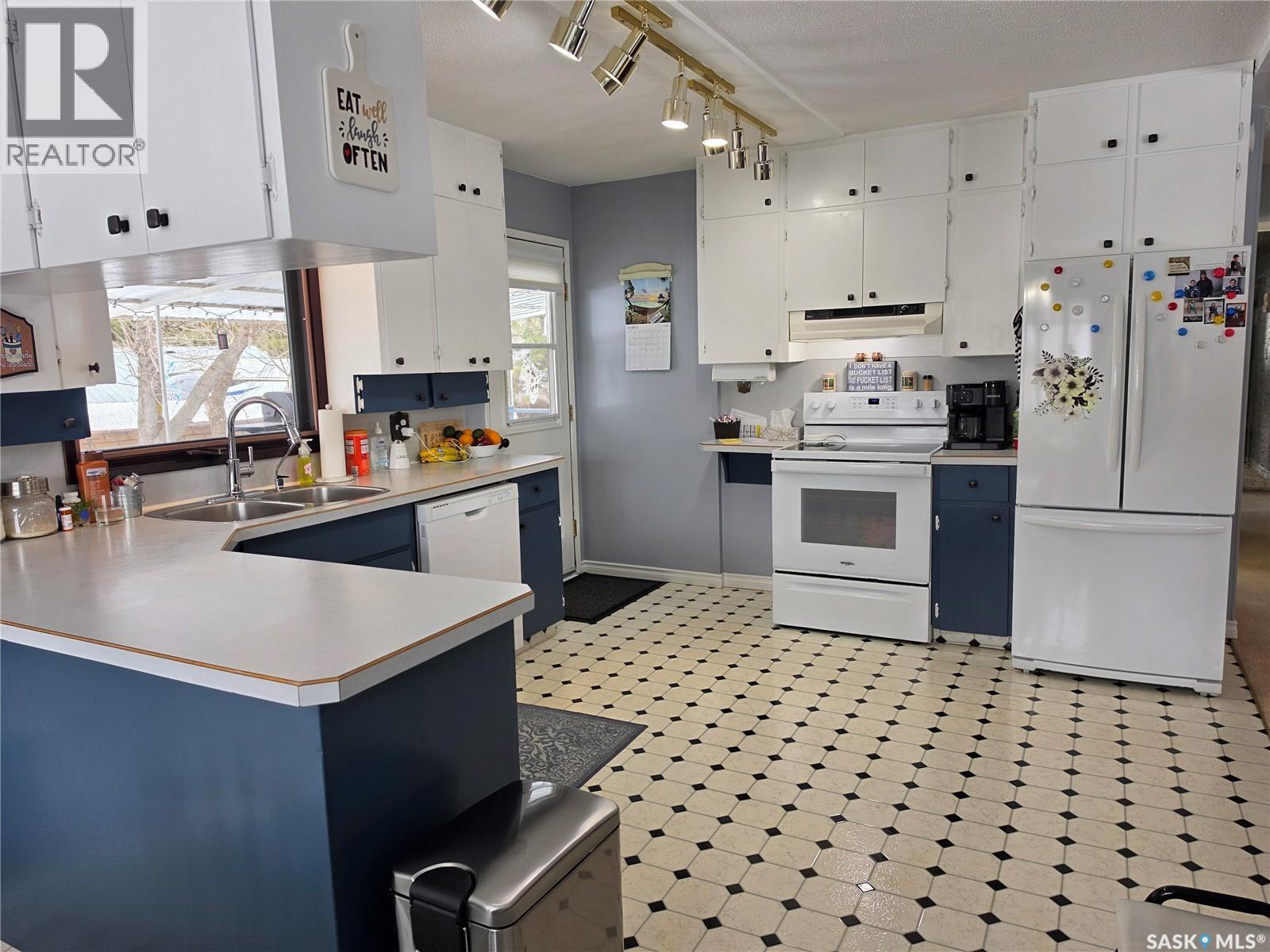 360 2nd Avenue E, Englefeld, Saskatchewan  S0K 1N0 - Photo 9 - SK031003