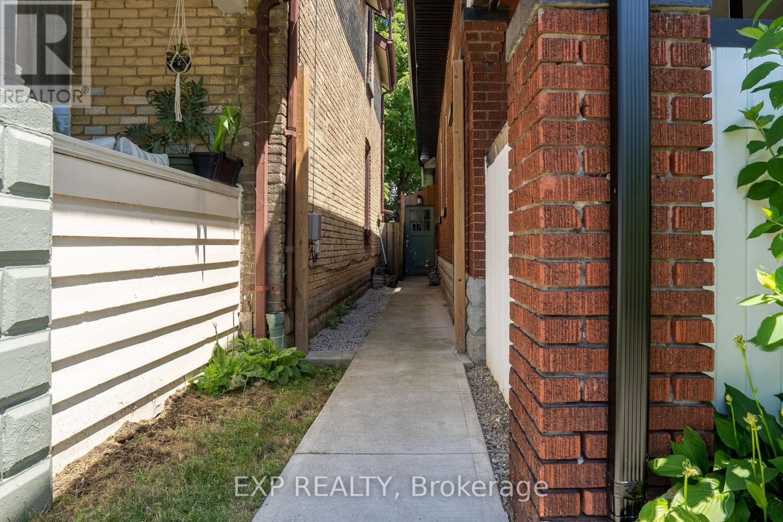 2 - 318 Ashland Avenue, London East, Ontario  N5W 4E6 - Photo 18 - X12906912