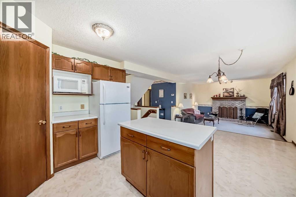 40 Harvest Glen Mews Ne, Calgary, Alberta  T3K 4C2 - Photo 7 - A2293070