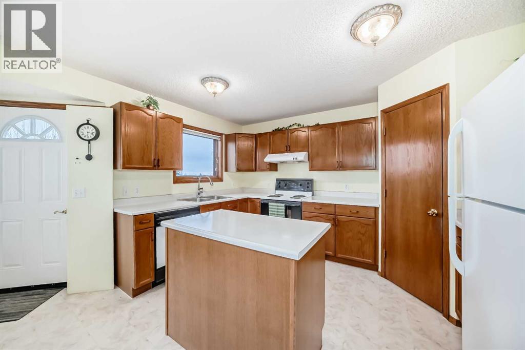 40 Harvest Glen Mews Ne, Calgary, Alberta  T3K 4C2 - Photo 5 - A2293070